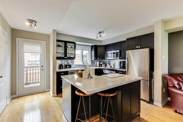 th4 - 130 Tenth St, Townhouse with 2 bedrooms, 3 bathrooms and 2 parking in Toronto ON | Image 19