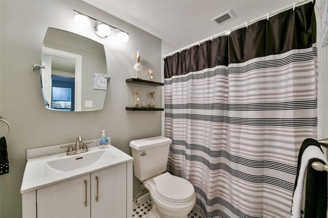 212 - 250 Scarlett Rd, Condo with 2 bedrooms, 2 bathrooms and 1 parking in Toronto ON | Image 15