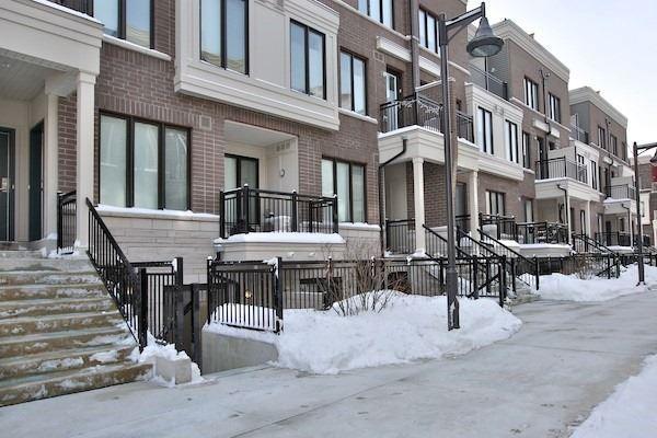 16 - 70 Eastwood Park Gdns, Townhouse with 1 bedrooms, 1 bathrooms and 1 parking in Toronto ON | Image 1
