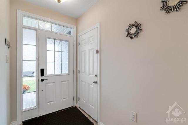 3564 River Run Avenue, Townhouse with 3 bedrooms, 4 bathrooms and 2 parking in Ottawa ON | Image 3