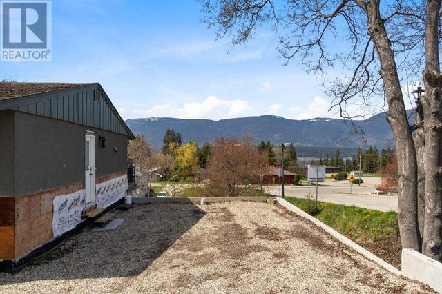 811 21 Street Ne, House detached with 2 bedrooms, 2 bathrooms and 4 parking in Salmon Arm BC | Image 56