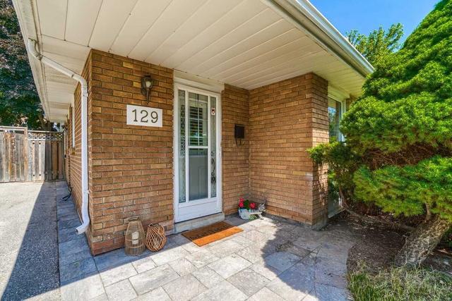 129 Voltarie Cres, House semidetached with 3 bedrooms, 2 bathrooms and 3 parking in Mississauga ON | Image 1