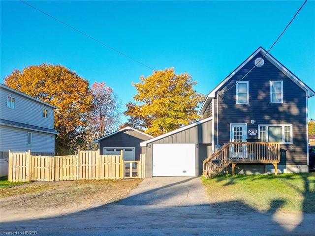 541 King Street W, House detached with 2 bedrooms, 1 bathrooms and 5 parking in North Bay ON | Image 1
