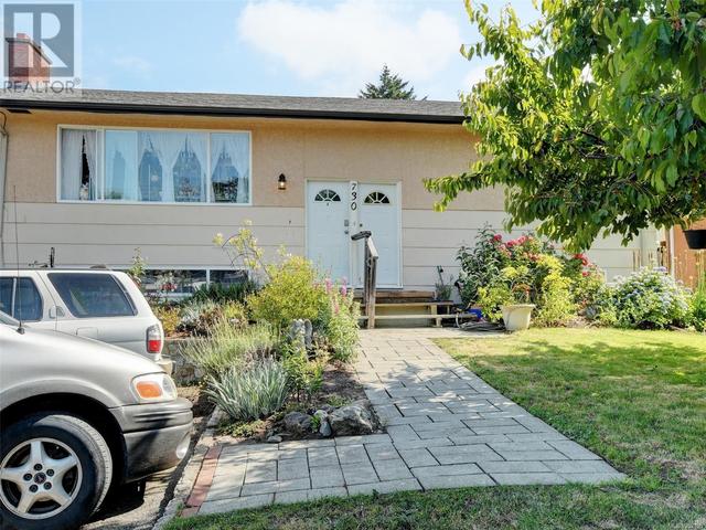 730 Snowdrop Ave, House detached with 6 bedrooms, 4 bathrooms and 2 parking in Saanich BC | Image 33