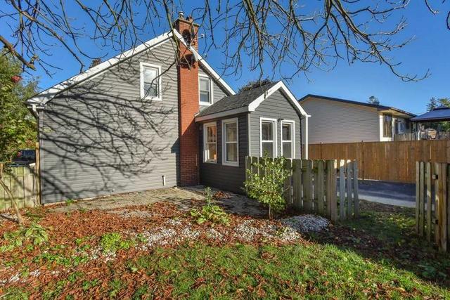 34 Redwood Ave, House detached with 3 bedrooms, 1 bathrooms and 10 parking in Cambridge ON | Image 22