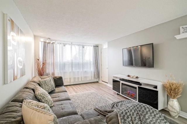 114 - 390 Dixon Rd, Condo with 3 bedrooms, 2 bathrooms and 1 parking in Toronto ON | Image 4