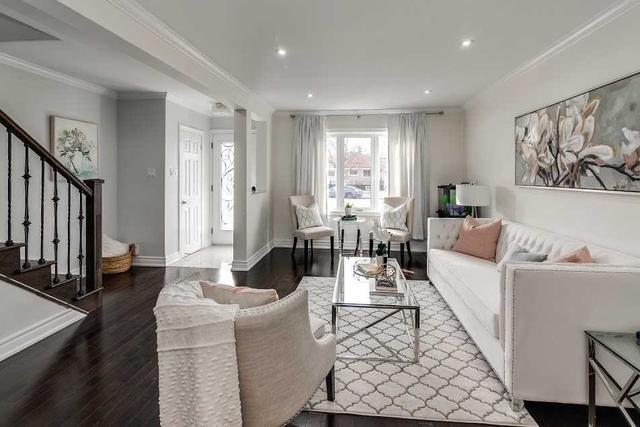 39 Medway Cres, House semidetached with 3 bedrooms, 2 bathrooms and 2 parking in Toronto ON | Image 2