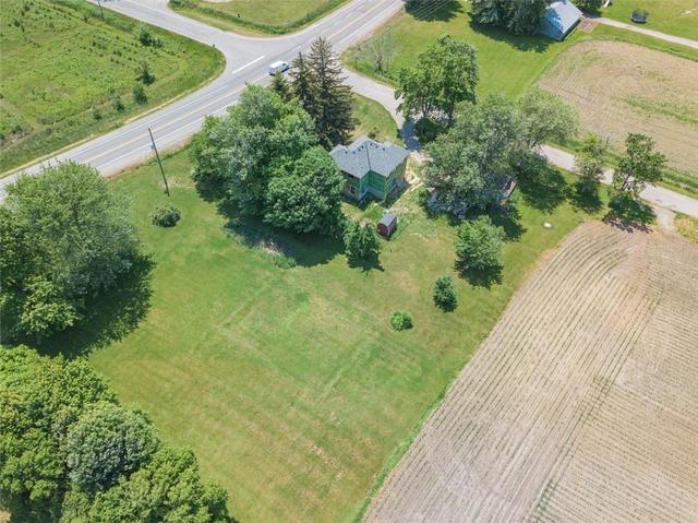 1763 #3 Highway E, House detached with 3 bedrooms, 2 bathrooms and 5 parking in Haldimand County ON | Image 2