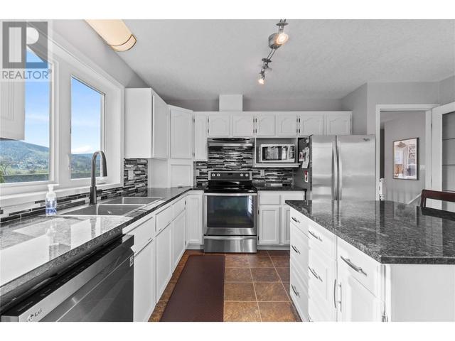 813 43 Avenue, House detached with 5 bedrooms, 3 bathrooms and 2 parking in Vernon BC | Image 14