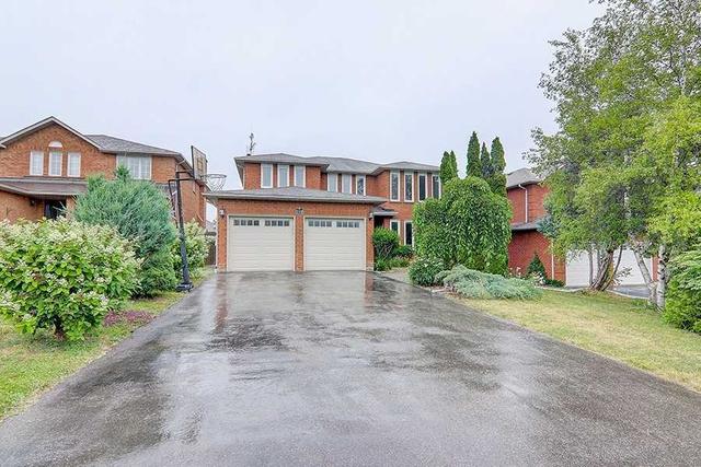 main&2* - 119 Keffer Circ, Home with 4 bedrooms, 3 bathrooms and 6 parking in Newmarket ON | Image 32