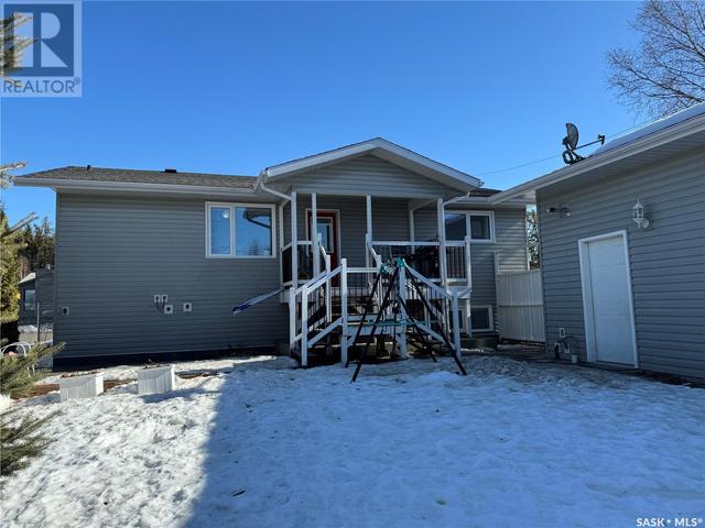 955 Quandt Crescent, House detached with 4 bedrooms, 2 bathrooms and null parking in La Ronge SK | Image 45
