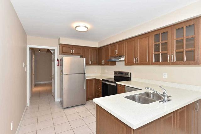 526 Grove St E, House detached with 4 bedrooms, 4 bathrooms and 6 parking in Barrie ON | Image 5