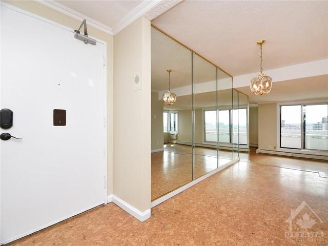 1907 - 1171 Ambleside Drive, Condo with 2 bedrooms, 1 bathrooms and 1 parking in Ottawa ON | Image 6