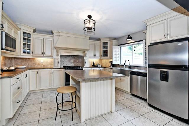 1811 Woodview Ave, House detached with 4 bedrooms, 4 bathrooms and 13 parking in Pickering ON | Image 10