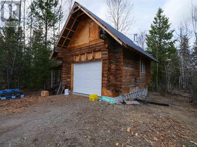 1686 Brennen Road, House detached with 3 bedrooms, 3 bathrooms and null parking in Cariboo B BC | Image 9