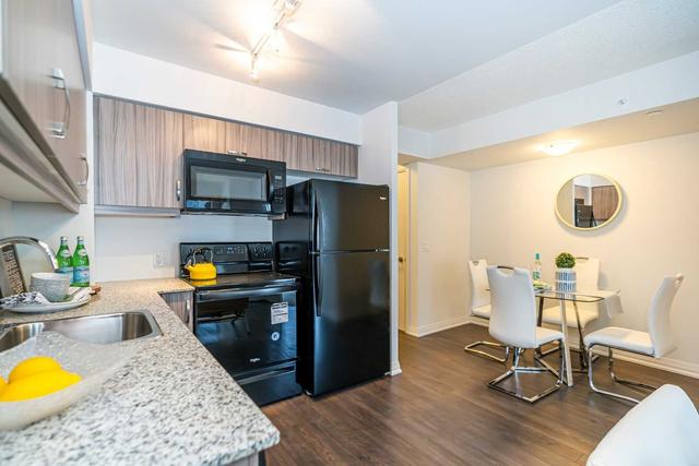 1408 - 30 Meadowglen Pl, Condo with 1 bedrooms, 2 bathrooms and 1 parking in Toronto ON | Image 4
