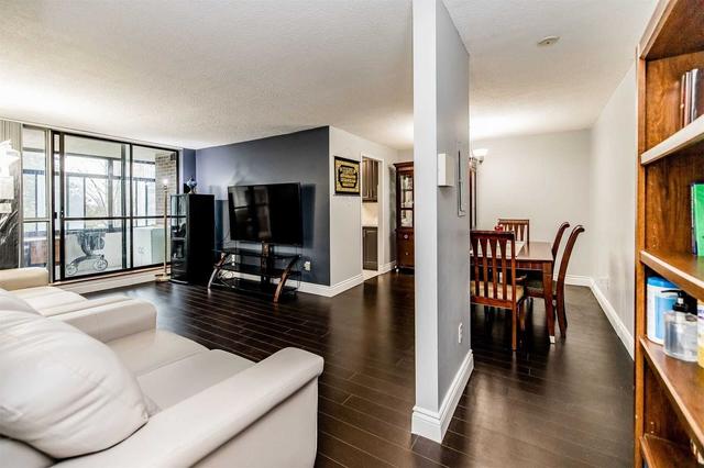 307 - 15 Kensington Rd, Condo with 2 bedrooms, 1 bathrooms and 1 parking in Brampton ON | Image 7