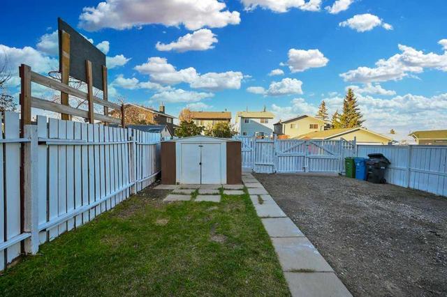 92 Martingrove Way, Home with 4 bedrooms, 3 bathrooms and 3 parking in Calgary AB | Image 41