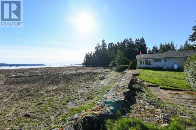 501 Arbutus Bay Rd, House detached with 3 bedrooms, 3 bathrooms and 10 parking in Comox Valley A BC | Image 43
