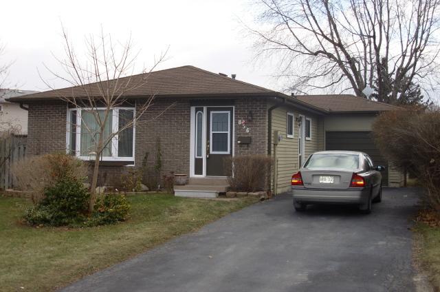 856 Fraser Crt, House detached with 3 bedrooms, 1 bathrooms and null parking in Milton ON | Image 1