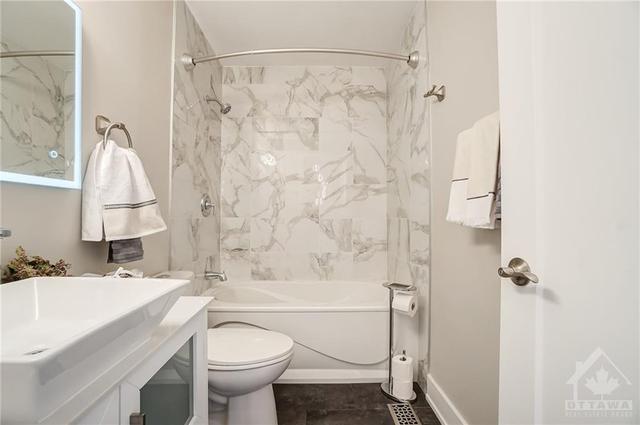 2663 Pimlico Crescent, Townhouse with 3 bedrooms, 2 bathrooms and 1 parking in Ottawa ON | Image 18