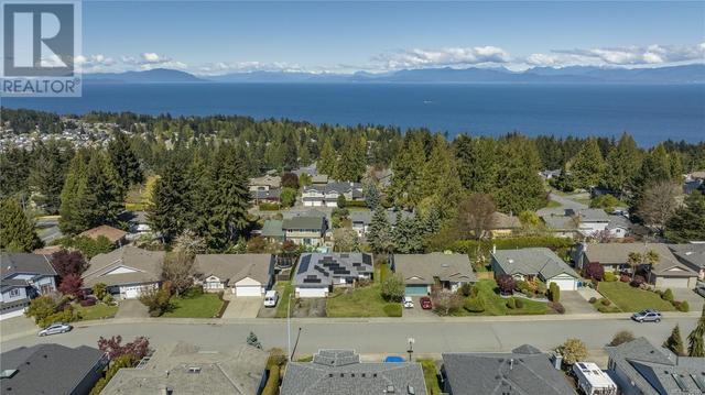 5658 Malibu Terr, House detached with 6 bedrooms, 4 bathrooms and 4 parking in Nanaimo BC | Image 4