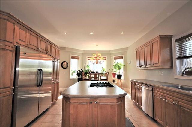 2058 Vickery Dr, House detached with 4 bedrooms, 6 bathrooms and 6 parking in Oakville ON | Image 4
