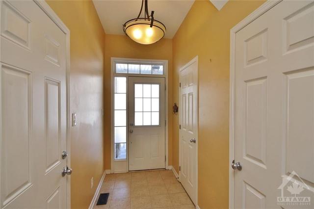 871 Kennacraig Private, Townhouse with 3 bedrooms, 3 bathrooms and 3 parking in Ottawa ON | Image 4