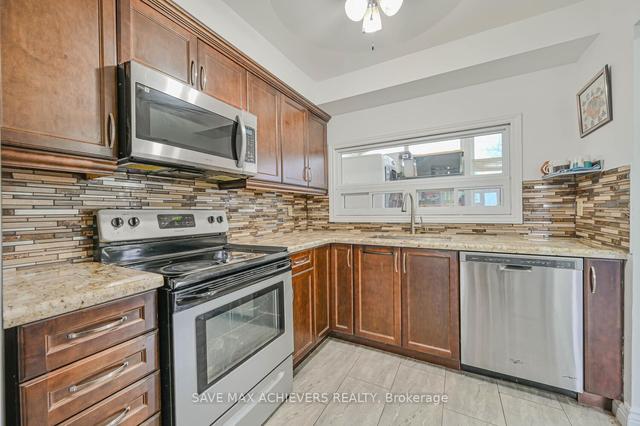 17 Newstead Cres N, House detached with 2 bedrooms, 2 bathrooms and 4 parking in Brampton ON | Image 4