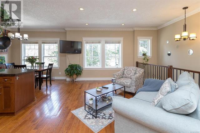 2081 Longspur Dr, House detached with 4 bedrooms, 3 bathrooms and 2 parking in Langford BC | Image 5