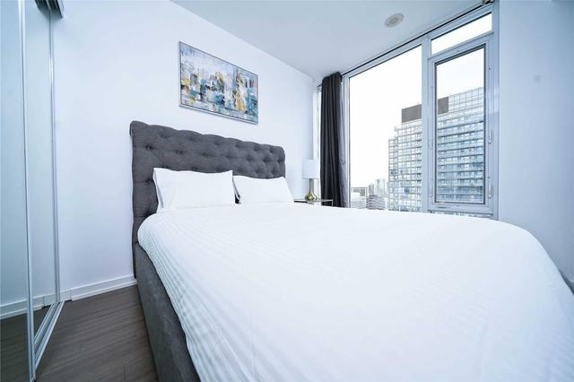 3306 - 101 Peter St, Condo with 2 bedrooms, 1 bathrooms and 0 parking in Toronto ON | Image 10