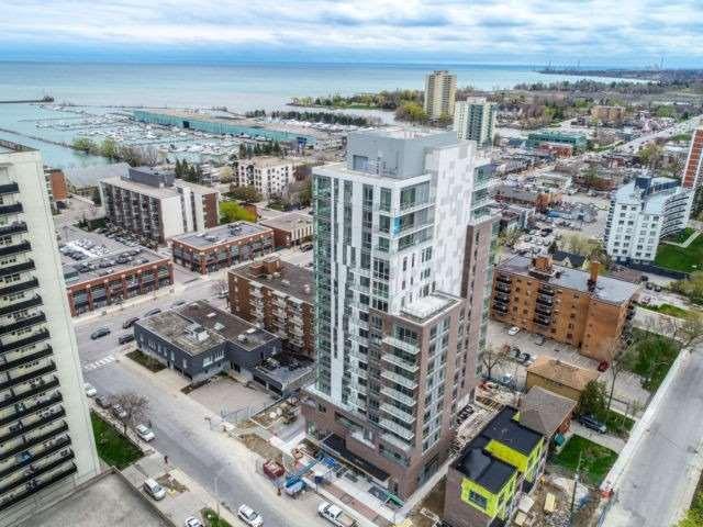 404 - 8 Ann St, Condo with 2 bedrooms, 2 bathrooms and 1 parking in Mississauga ON | Image 1