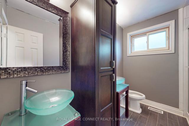 171 Catalina Dr, House detached with 4 bedrooms, 2 bathrooms and 3 parking in Toronto ON | Image 8
