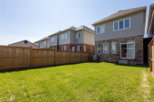 4387 Eclipse Way, House attached with 3 bedrooms, 2 bathrooms and 4 parking in Niagara Falls ON | Image 32