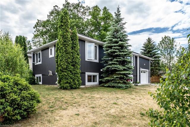 83 Lily Drive, House detached with 3 bedrooms, 2 bathrooms and 5 parking in Wasaga Beach ON | Image 2