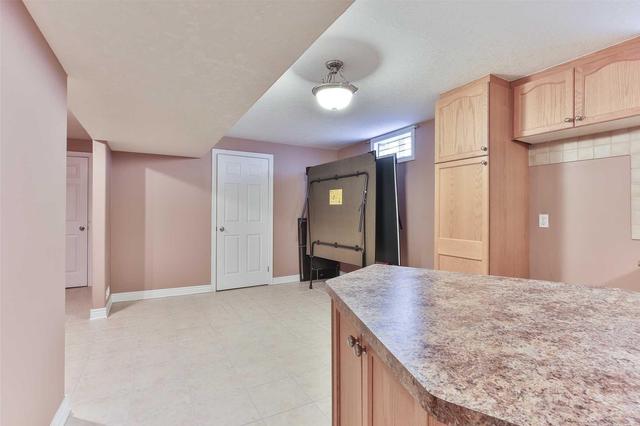 990 Country Club Cres, House detached with 3 bedrooms, 2 bathrooms and 4 parking in London ON | Image 17