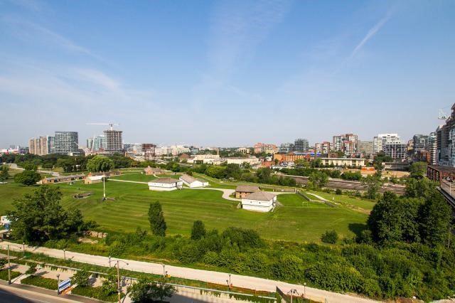 1001 - 169 Fort York Blvd, Condo with 2 bedrooms, 2 bathrooms and null parking in Toronto ON | Image 19