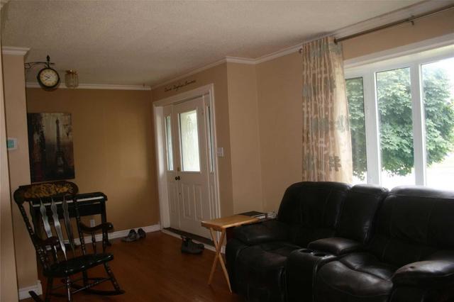1351 Cedar St, House detached with 2 bedrooms, 2 bathrooms and 2 parking in Oshawa ON | Image 5