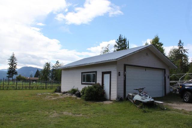 880 Alexander Road, House detached with 3 bedrooms, 2 bathrooms and null parking in Central Kootenay K BC | Image 13