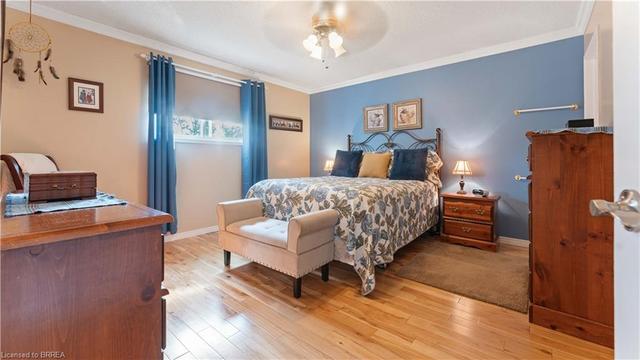 69 Dante Crescent, House detached with 4 bedrooms, 2 bathrooms and 7 parking in Brantford ON | Image 9