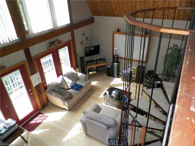 1034 Bonnie Lake Road, House detached with 3 bedrooms, 2 bathrooms and 5 parking in Bracebridge ON | Image 10