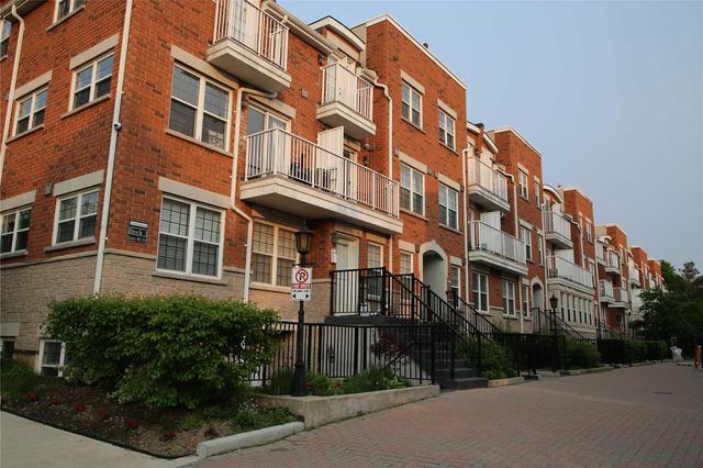 101 - 37 Four Winds Dr, Townhouse with 3 bedrooms, 2 bathrooms and 1 parking in Toronto ON | Image 1