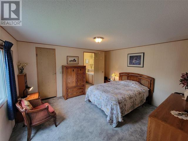 715 10th Avenue, House detached with 2 bedrooms, 2 bathrooms and null parking in Keremeos BC | Image 16