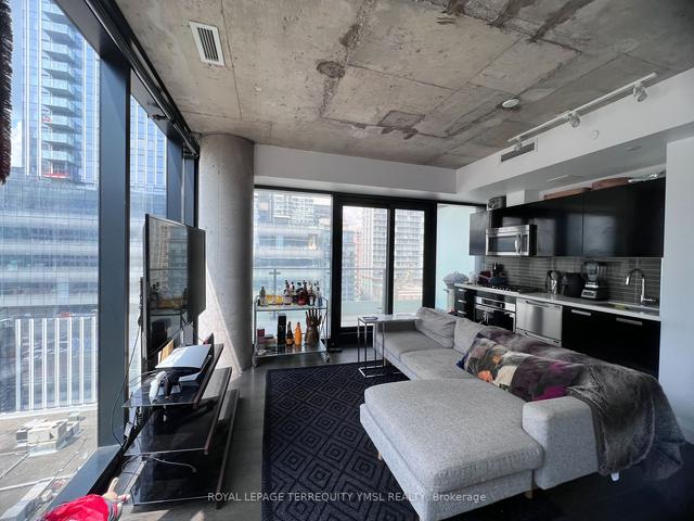 1001 - 224 King St W, Condo with 1 bedrooms, 1 bathrooms and 0 parking in Toronto ON | Image 6