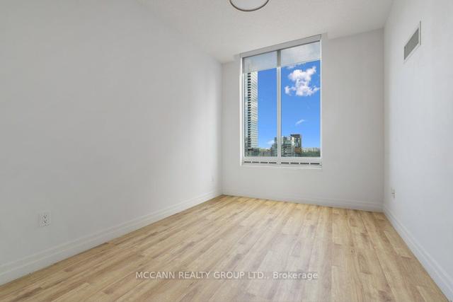 2703 - 35 Balmuto St, Condo with 1 bedrooms, 1 bathrooms and 1 parking in Toronto ON | Image 3