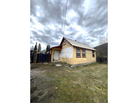515 Fletcher Avenue, House detached with 2 bedrooms, 1 bathrooms and null parking in Slocan BC | Card Image