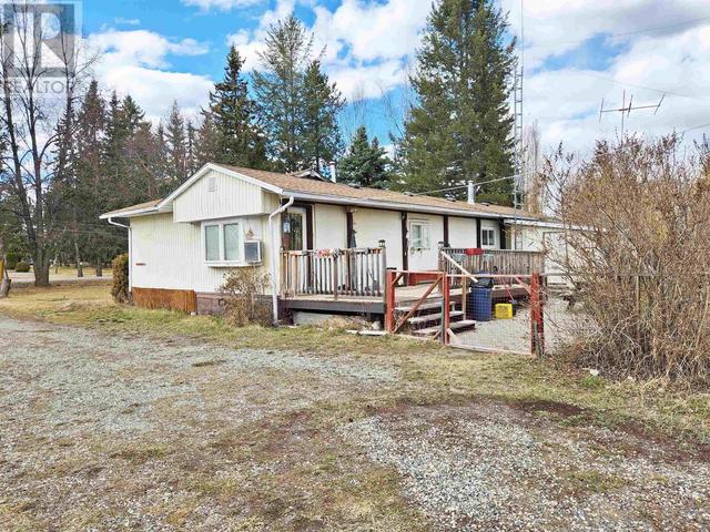 982 Maple Heights Road, House other with 2 bedrooms, 1 bathrooms and null parking in Cariboo A BC | Image 2