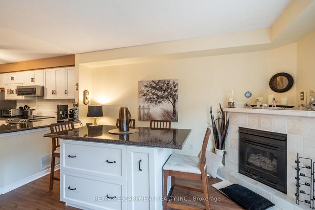 32 - 2025 Cleaver Ave, Townhouse with 2 bedrooms, 3 bathrooms and 2 parking in Burlington ON | Image 9