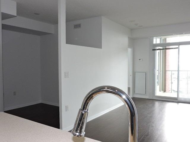 2708 - 125 Western Battery Rd, Condo with 1 bedrooms, 2 bathrooms and 1 parking in Toronto ON | Image 2