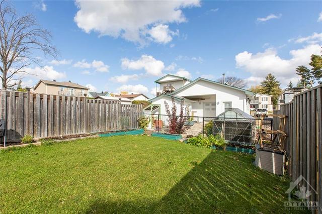 113 Dahlia Street, Townhouse with 3 bedrooms, 3 bathrooms and 3 parking in Clarence Rockland ON | Image 30